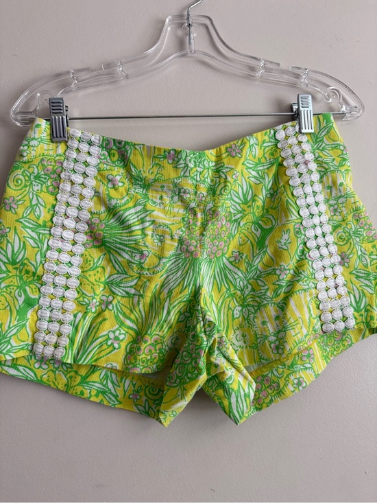 Lilly Pulitzer Pants - Lilly Pulitzer Liza Short in Sweet Tart Crazy Cat House Sz 2 Lime Yellow Crochet